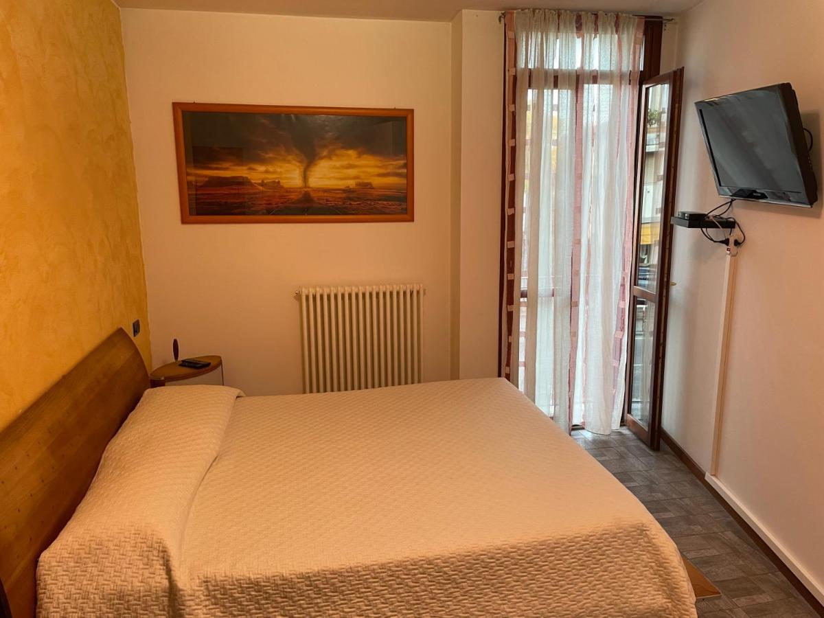 Intero Appartamento Parma - Con Sky Wi-Fi E Tv - Zona Fiera Roncopascolo Eksteriør bilde